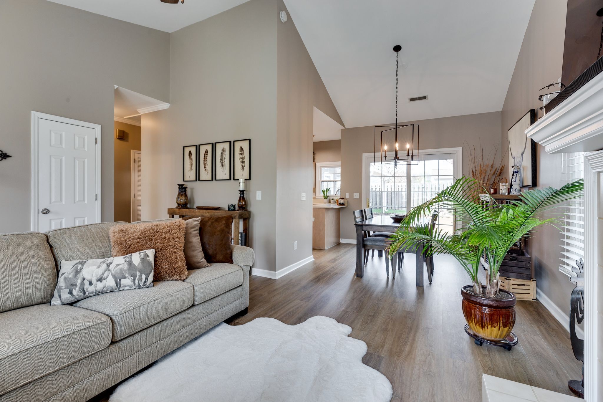 2022 Roderick Circle Franklin, TN 37064 - Photo 7 of 30 Gallery Image 7