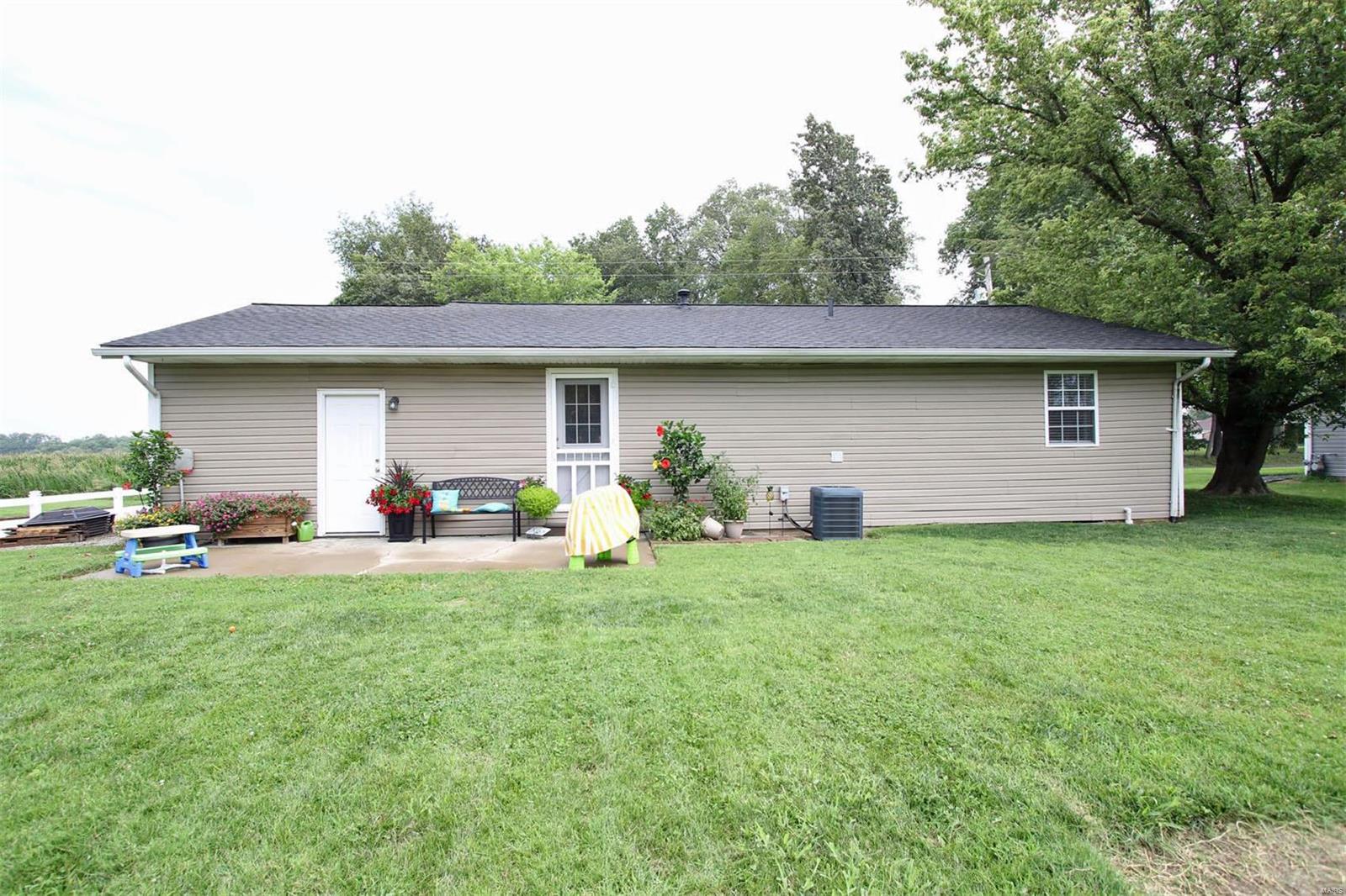 10624 Keck Road St. Jacob, IL 62281 - Photo 8 of 34 Gallery Image 8