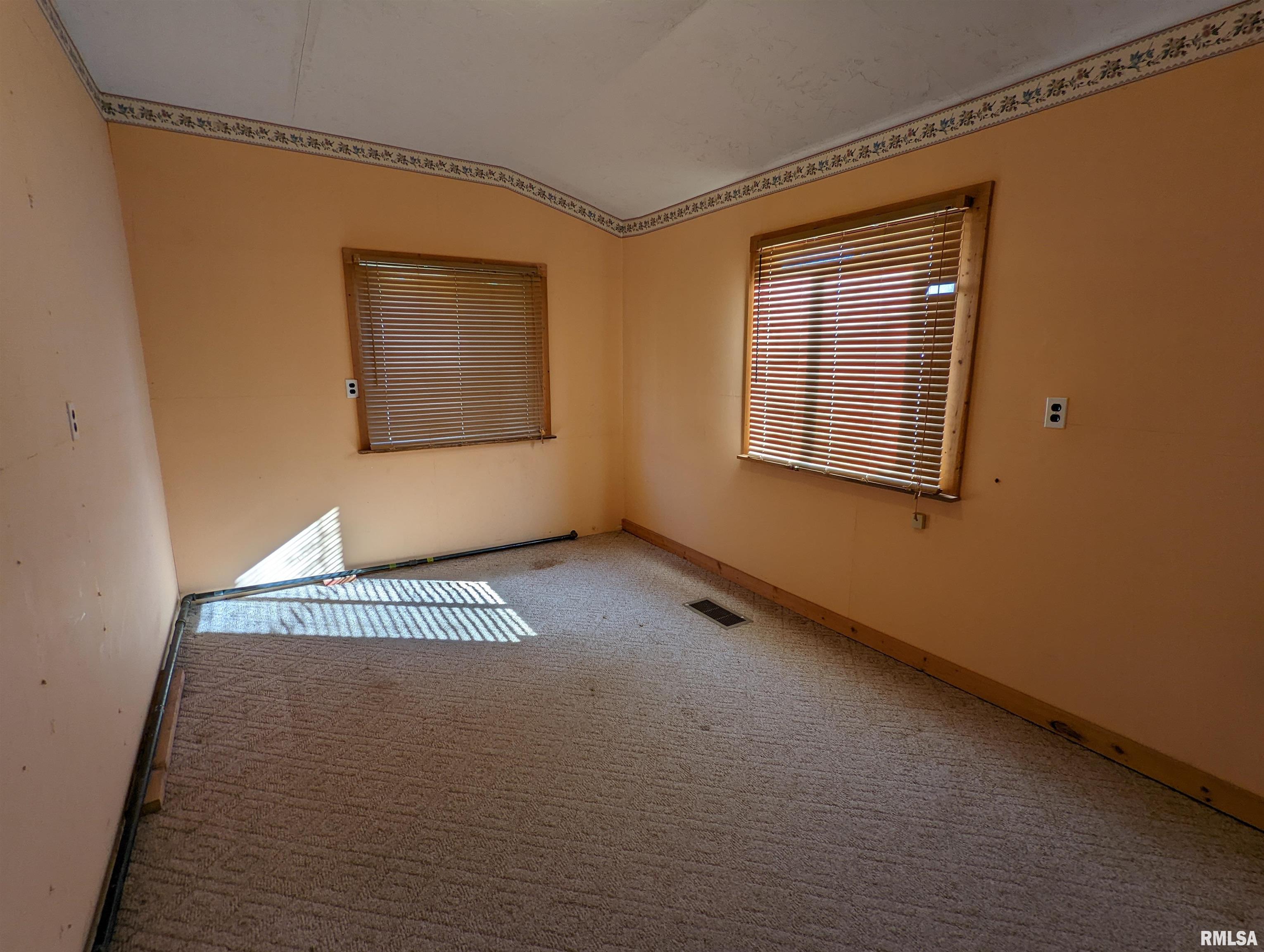 604 Hacker Street Buffalo, IA 52728 - Photo 11 of 12 Gallery Image 11
