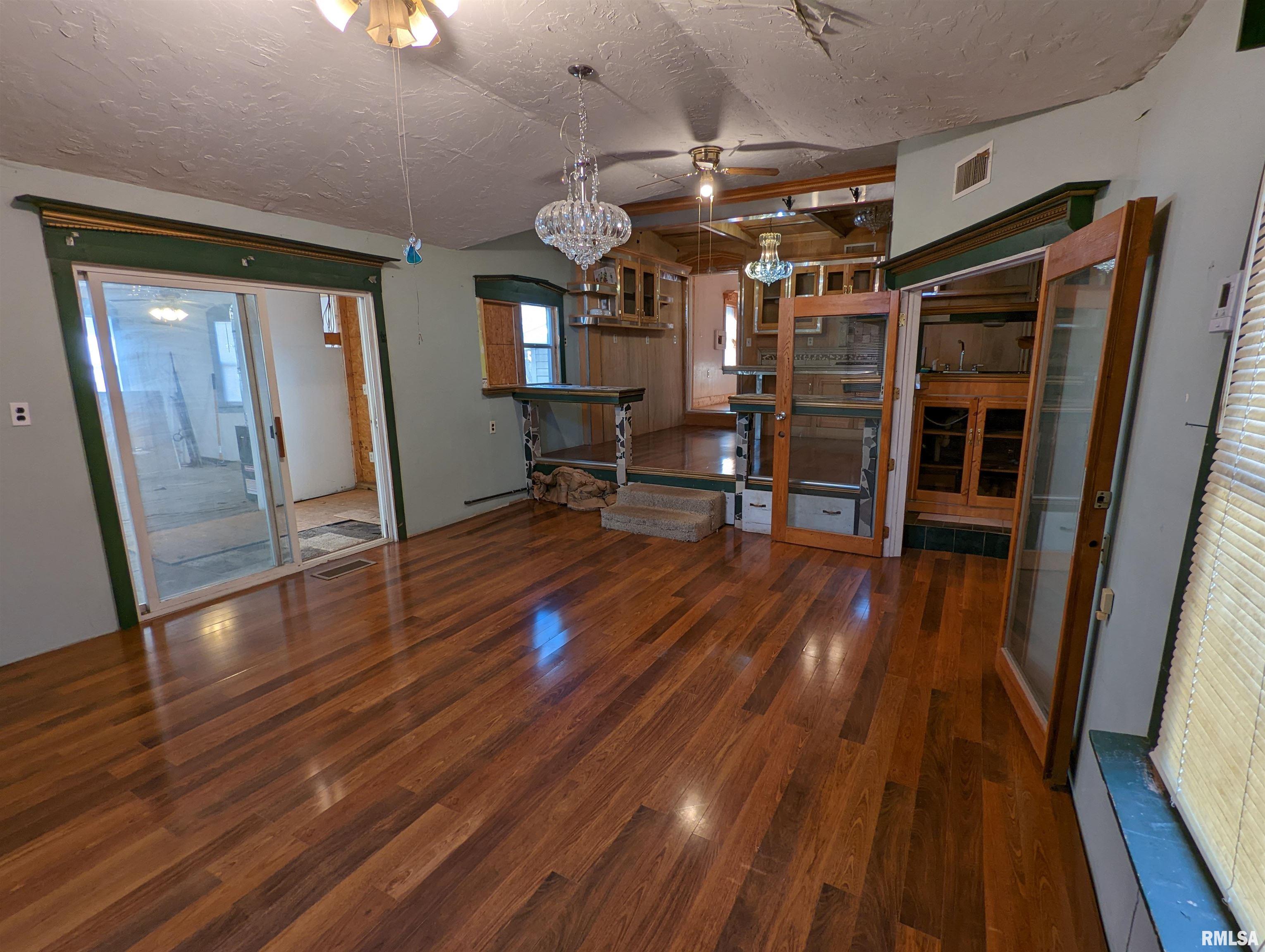 604 Hacker Street Buffalo, IA 52728 - Photo 3 of 12 Gallery Image 3