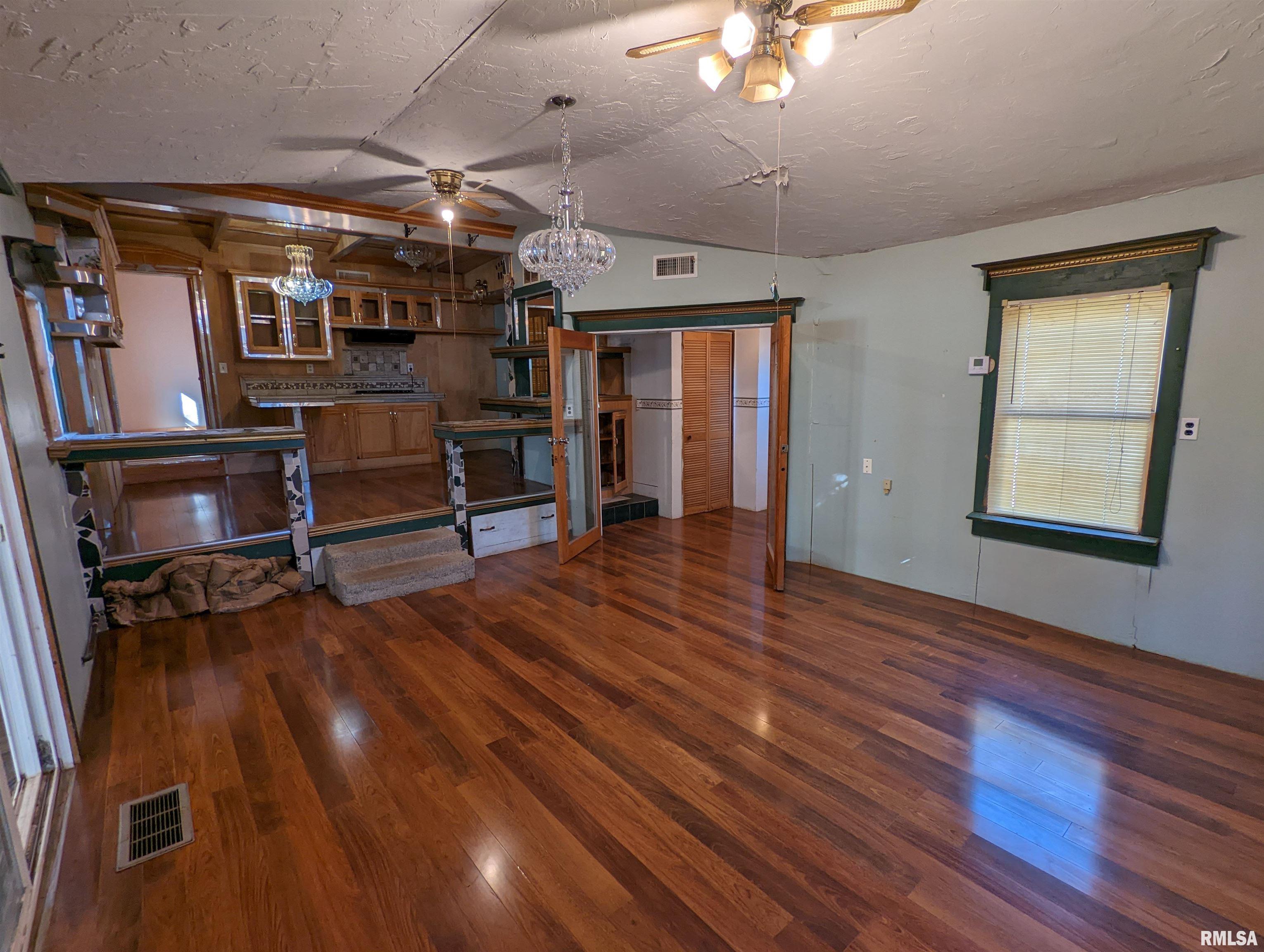 604 Hacker Street Buffalo, IA 52728 - Photo 4 of 12 Gallery Image 4