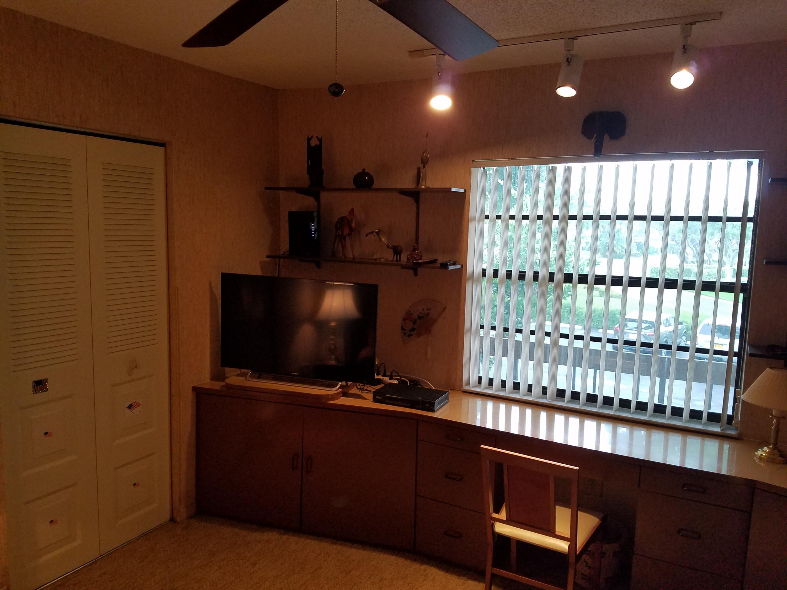 21217 Lago Circle, Unit 6H Boca Raton, FL 33433 - Photo 6 of 12 Den