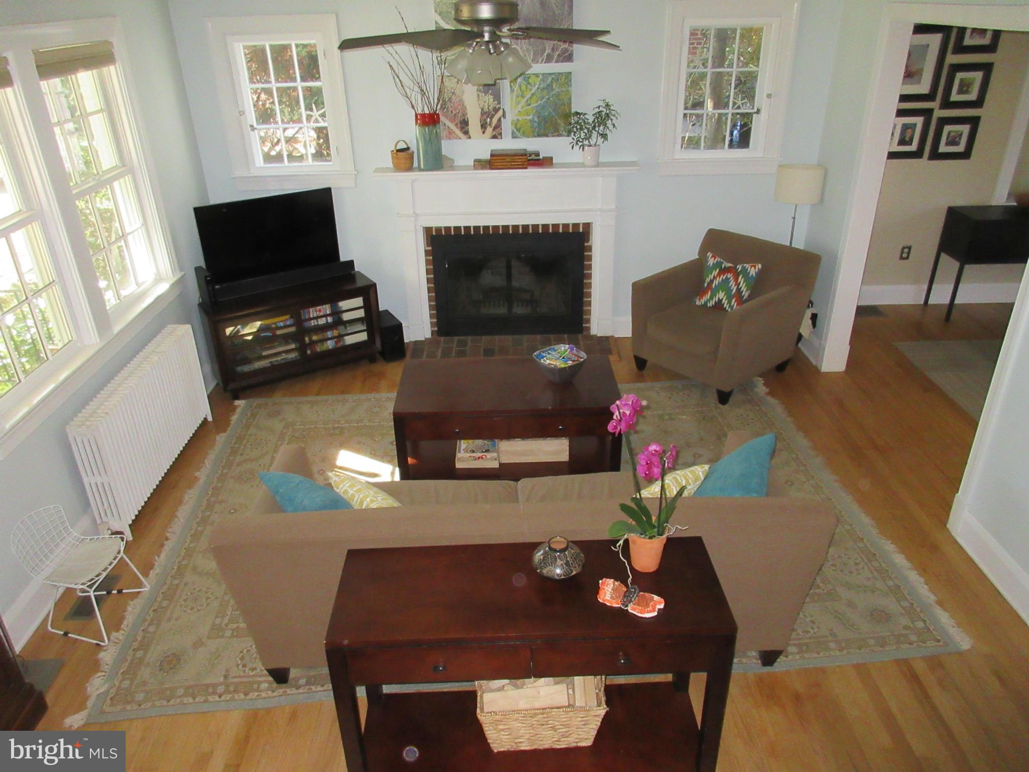 706 Regester Avenue Baltimore, MD 21212 - Photo 5 of 30 Living Room