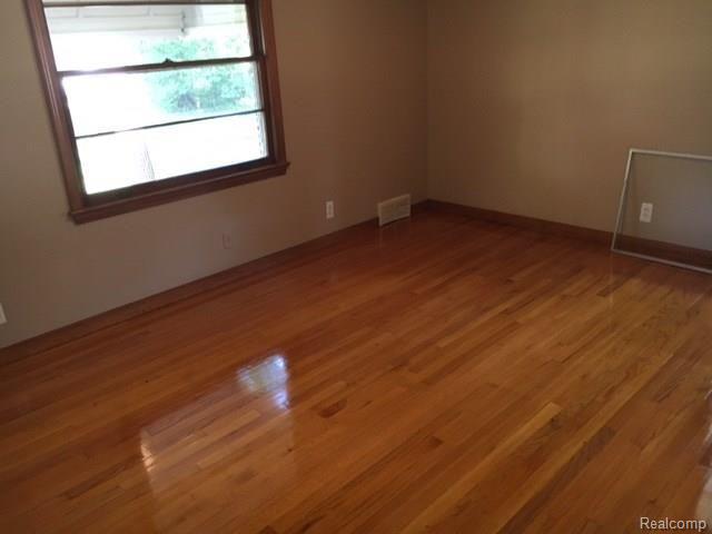 18320 Inkster Road Redford, MI 48240 - Photo 8 of 11 inkster rd bedroom 2.JPG