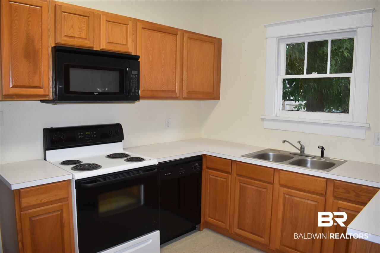452 Michigan Avenue Mobile, AL 36604 - Photo 2 of 15