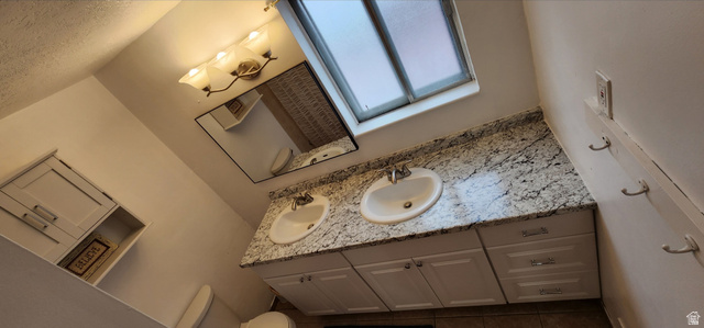 574 West Harding Avenue Cedar City, UT 84720 - Photo 12 of 43 upstairs bathroom