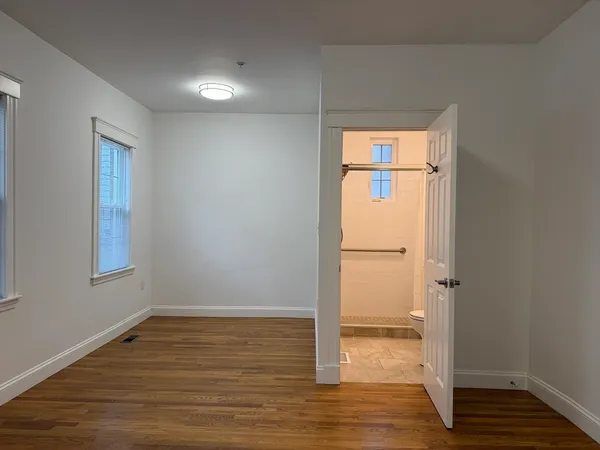 $3,500 | 172 Auburn Street, Unit 2, Cambridge, MA 02139
