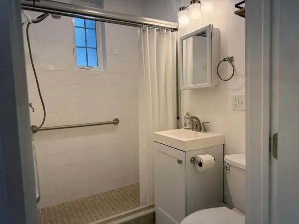 $3,500 | 172 Auburn Street, Unit 2, Cambridge, MA 02139