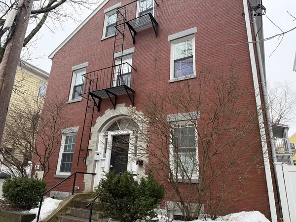 $3,500 | 172 Auburn Street, Unit 2, Cambridge, MA 02139