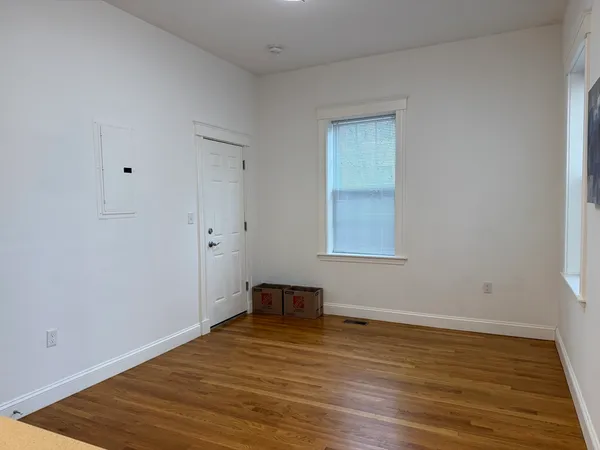 $3,500 | 172 Auburn Street, Unit 2, Cambridge, MA 02139