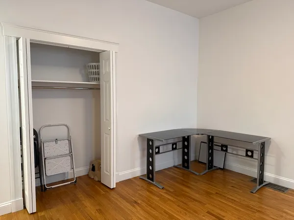 $3,500 | 172 Auburn Street, Unit 2, Cambridge, MA 02139