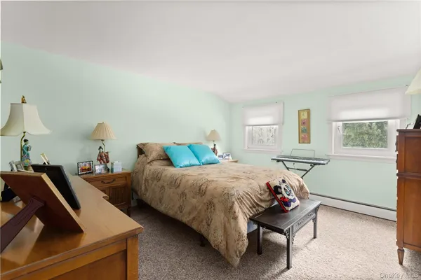 $1,295,000 | 890 Thompson Drive, Bay Shore, NY 11706