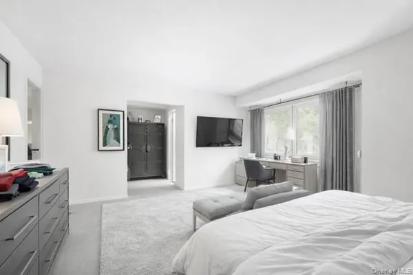 $1,295,000 | 890 Thompson Drive, Bay Shore, NY 11706