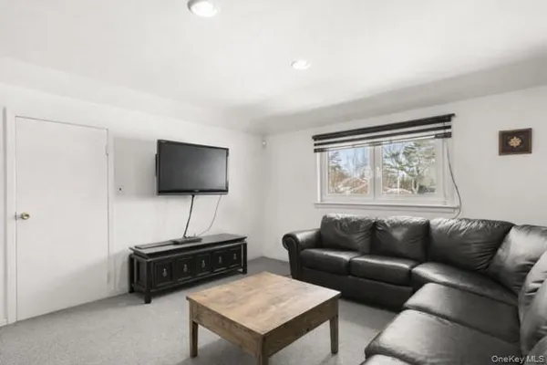 $1,295,000 | 890 Thompson Drive, Bay Shore, NY 11706