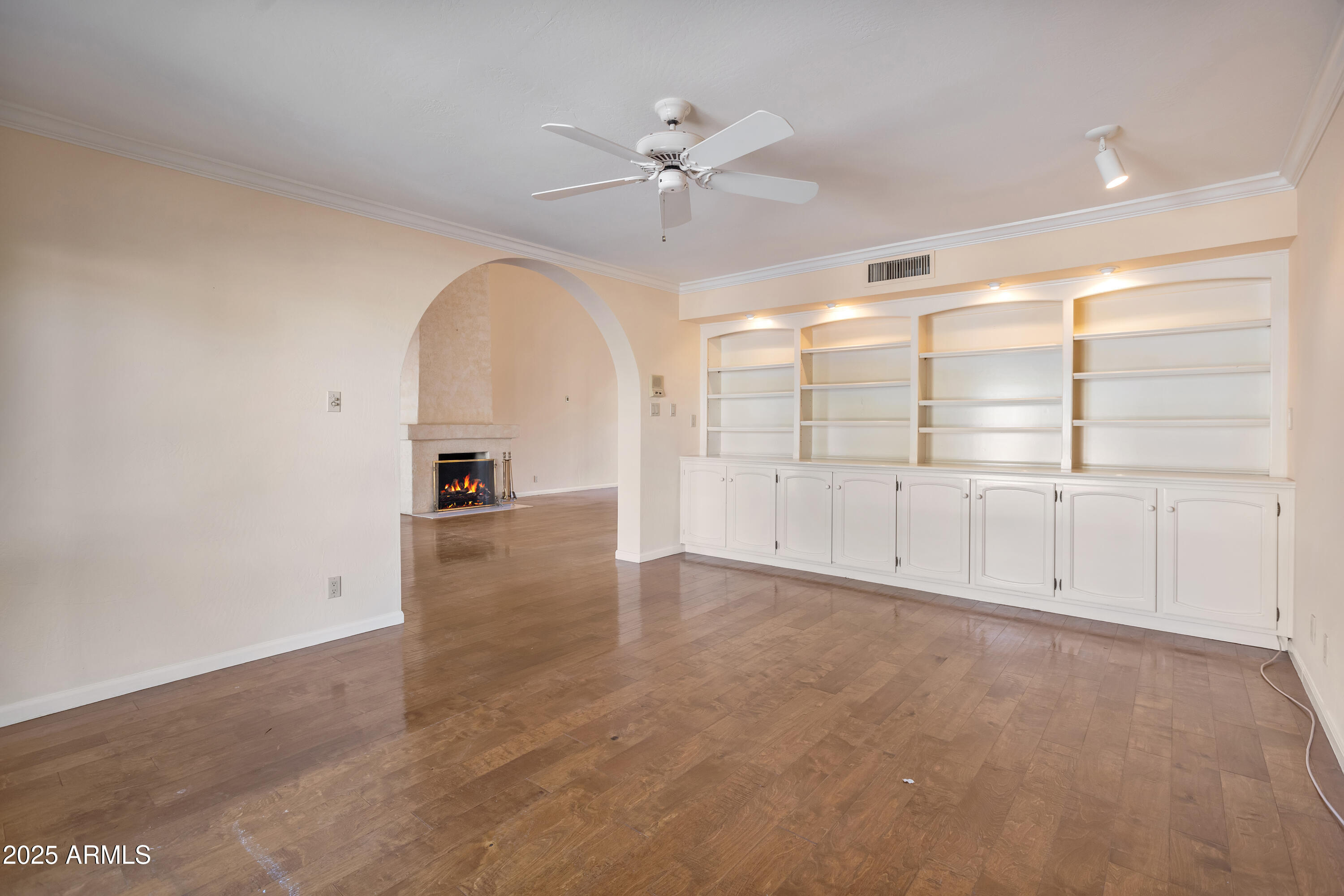 6701 North Scottsdale Road, Unit 23 Scottsdale, AZ 85250 - Photo 12 of 47 a view of an empty room with a window