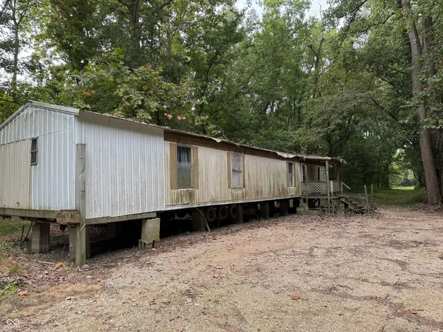 $250,000 | 2705 West State Road 234, Kingman, IN 47952