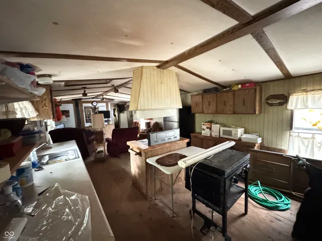 $250,000 | 2705 West State Road 234, Kingman, IN 47952