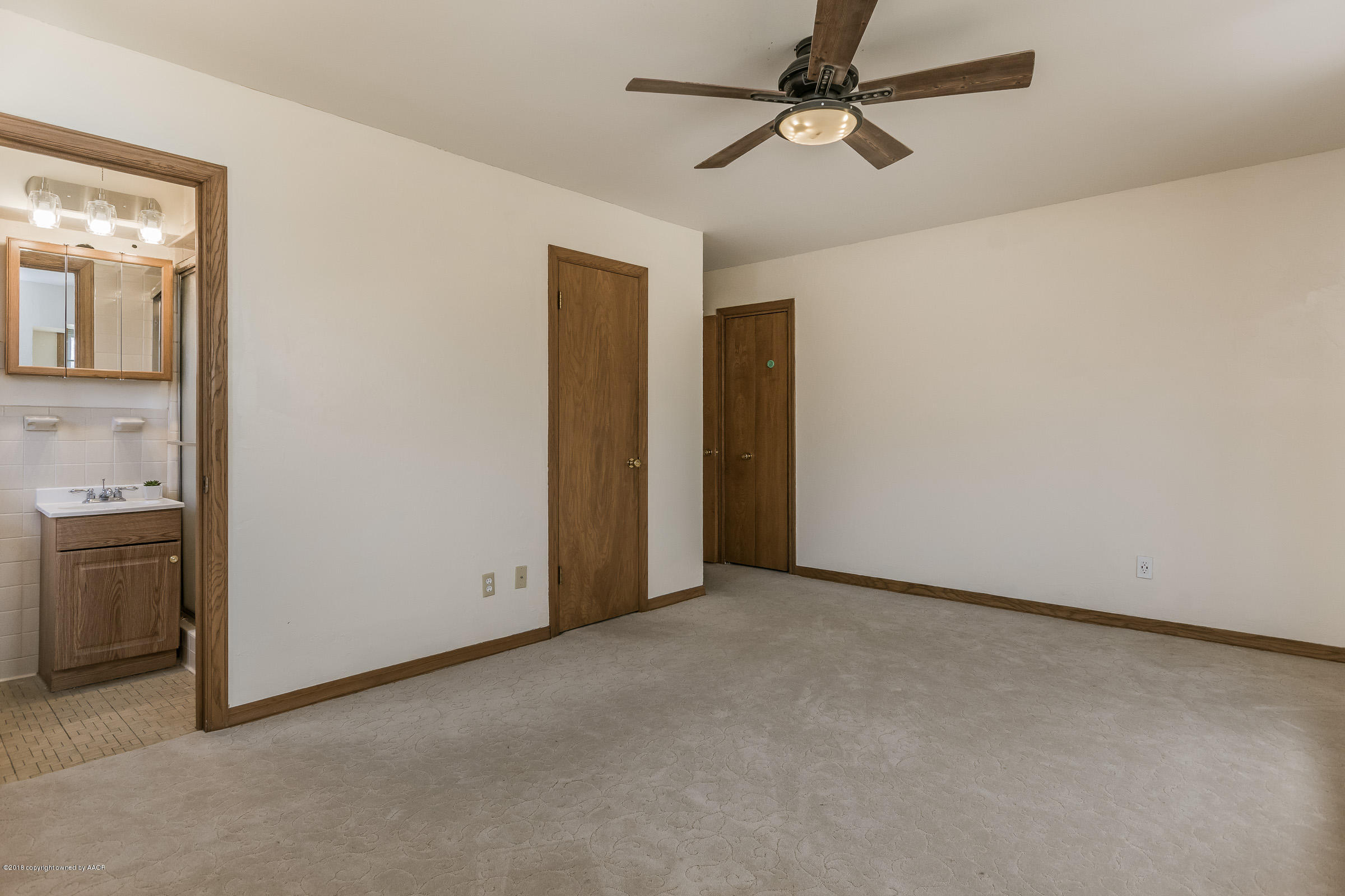 6212 Elmhurst Road Amarillo, TX 79106 - Photo 17 of 33 Master Bedroom_-2