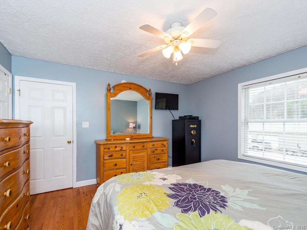 202 Morgan Cove Road Candler, NC 28715 - Photo 15 of 22 Gallery Image 15