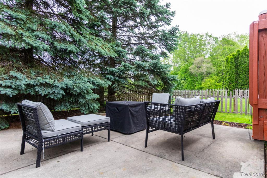 6075 Davison Road Burton, MI 48509 - Photo 23 of 23