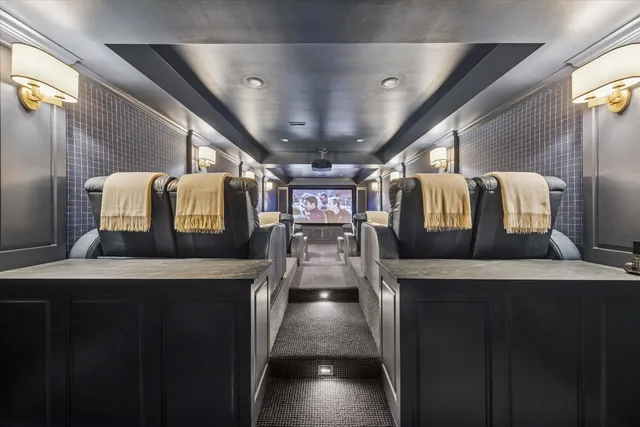 $4,950,000 | 2450 Persimmon Drive, St. Charles, IL 60174