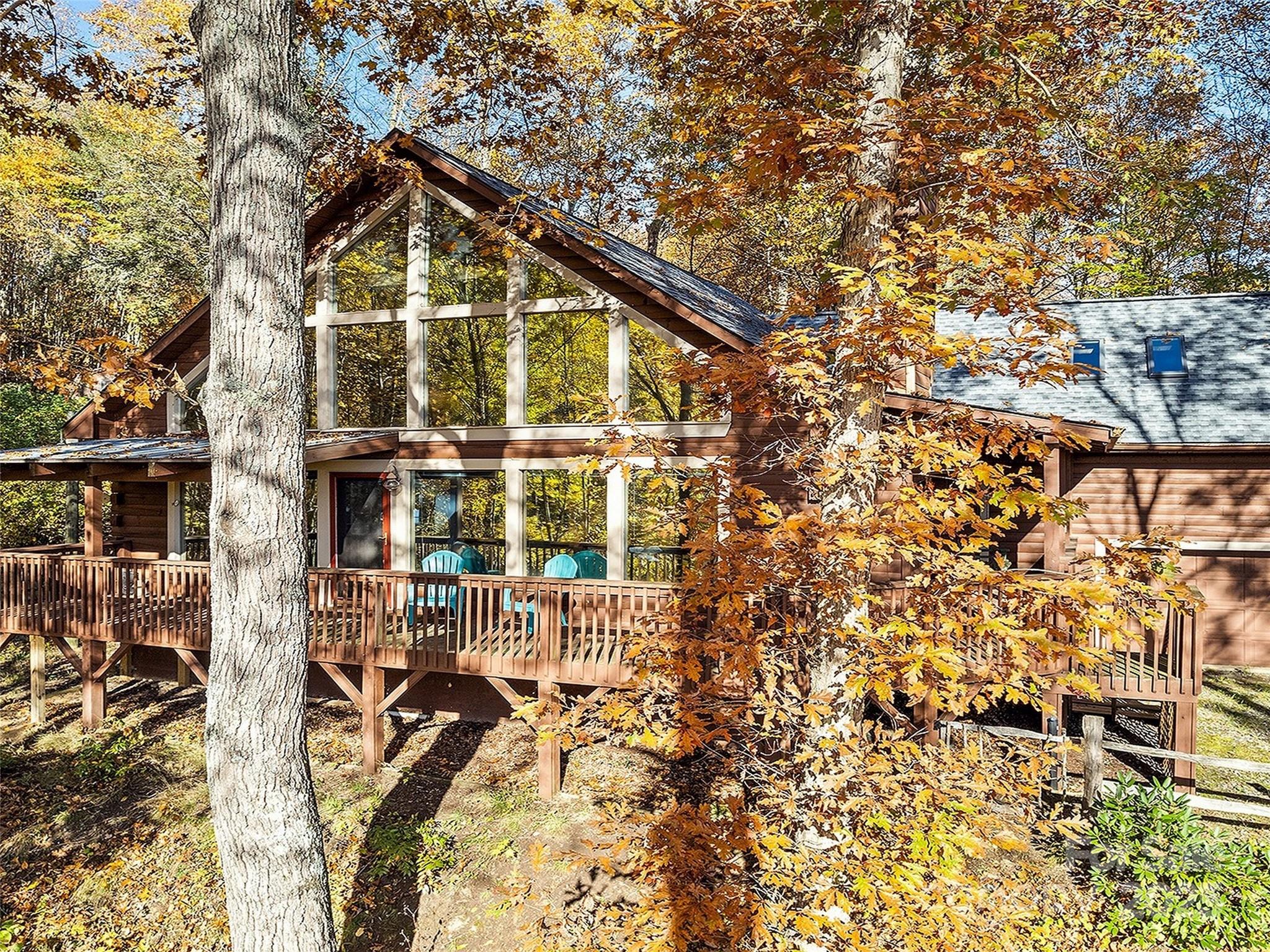 36 Wonder View Point Waynesville, NC 28785 - Photo 2 of 40 a view of a large building