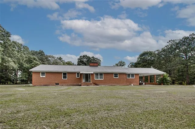 $399,900 | 4142 Sadie Road, Seagrove, NC 27341