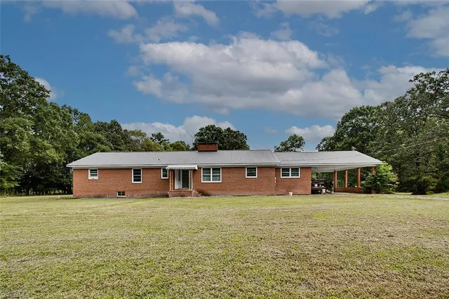 $399,900 | 4142 Sadie Road, Seagrove, NC 27341