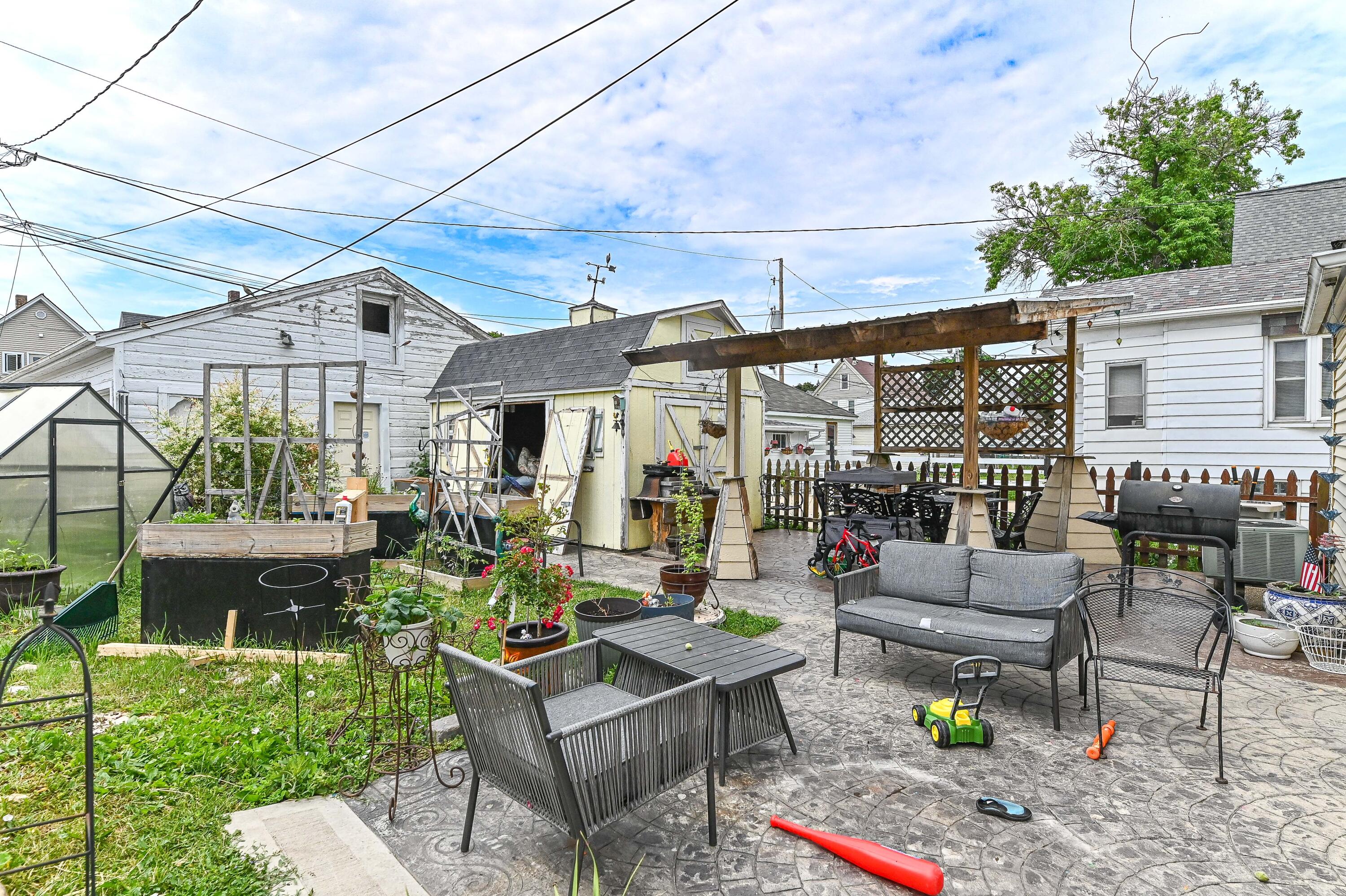 2437 South 29th Street Milwaukee, WI 53215 - Photo 25 of 28 Patio