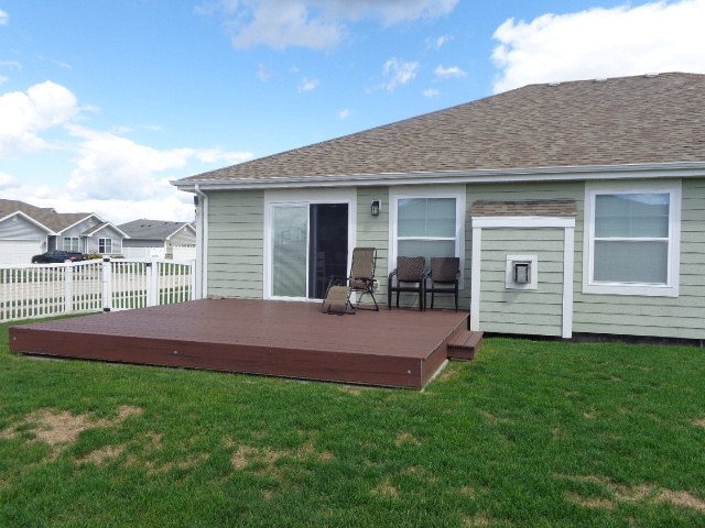 489 Cardinal Drive Manteno, IL 60950 - Photo 31 of 38 a view of outdoor space yard and front view of a house