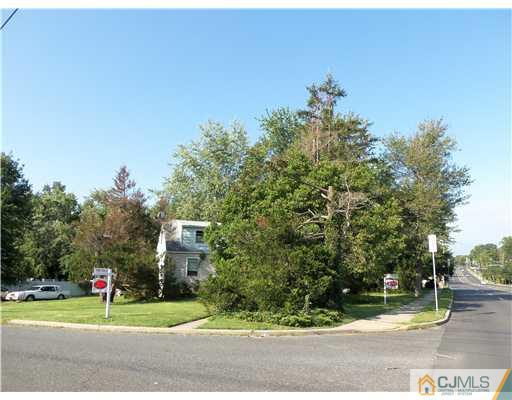 2 Farmhaven Avenue Edison, NJ 08820 - Photo 3 of 15 Gallery Image 3
