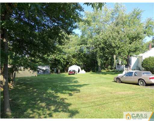 2 Farmhaven Avenue Edison, NJ 08820 - Photo 8 of 15 Gallery Image 8