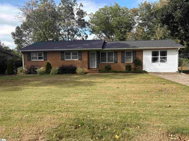 $254,900 | 3036 Elmhurst Drive, Boiling Springs, SC 29316