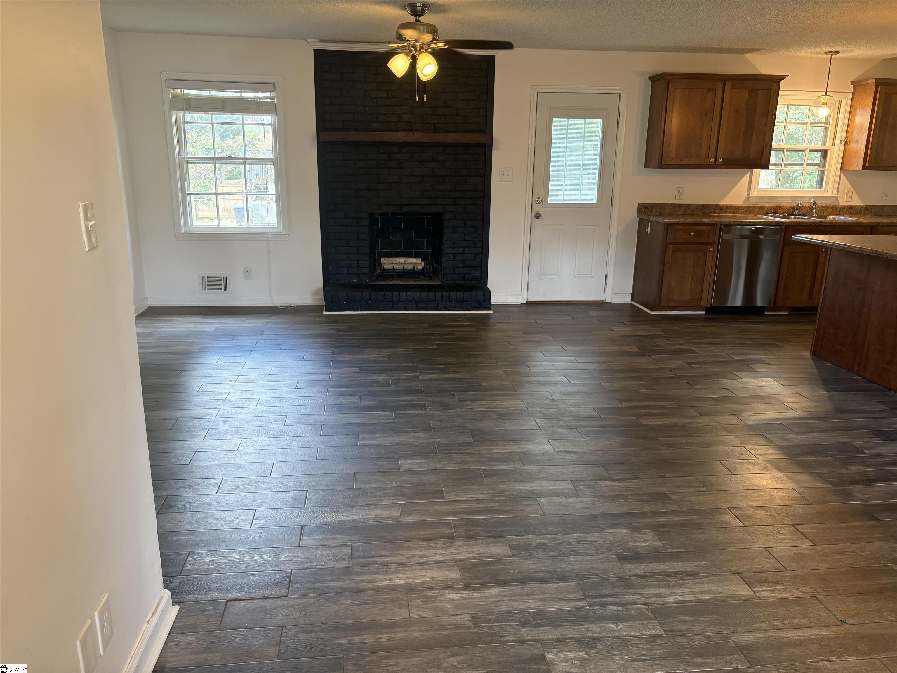 3036 Elmhurst Drive Boiling Springs, SC 29316 - Photo 2 of 33