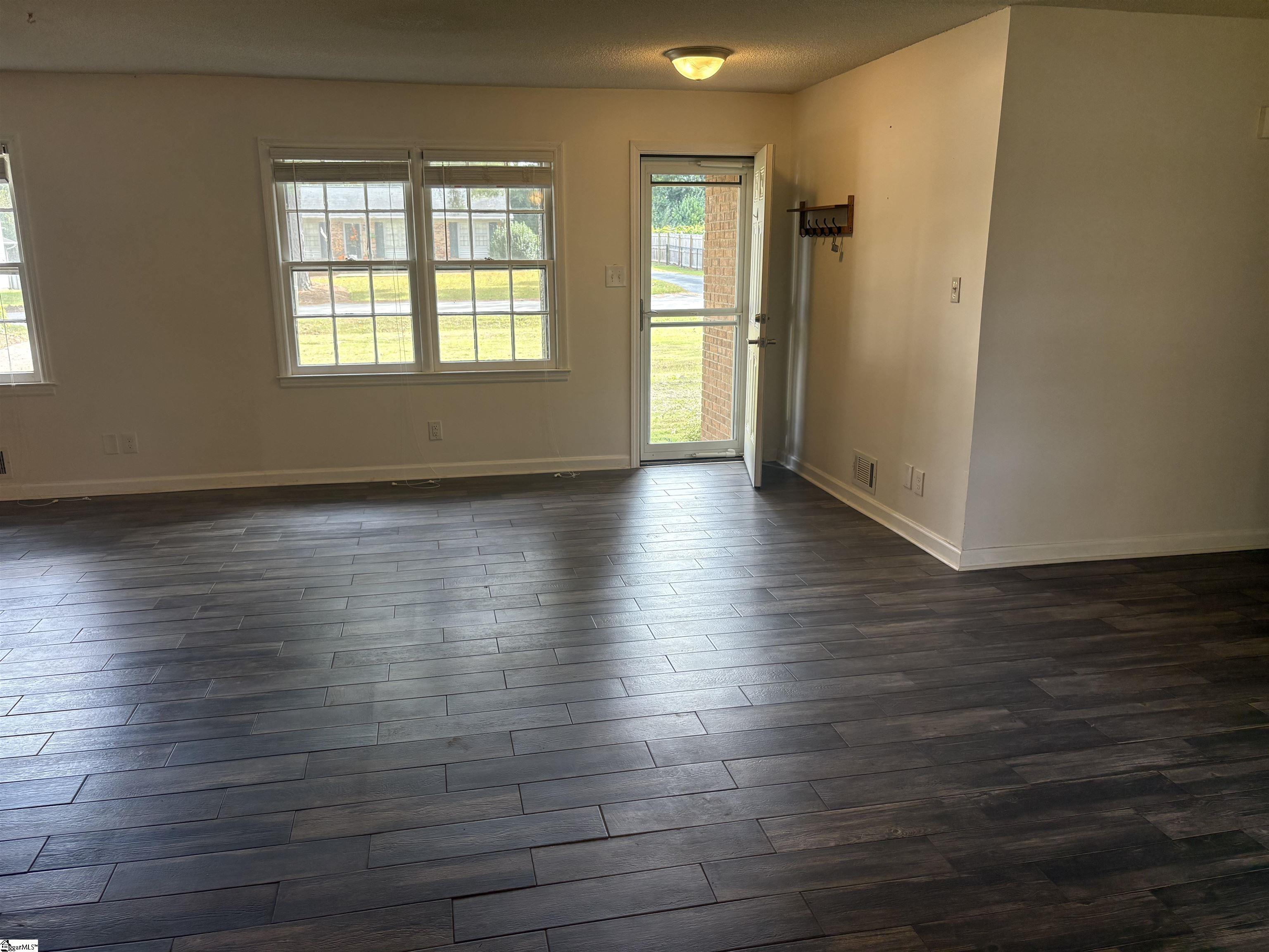 3036 Elmhurst Drive Boiling Springs, SC 29316 - Photo 3 of 33