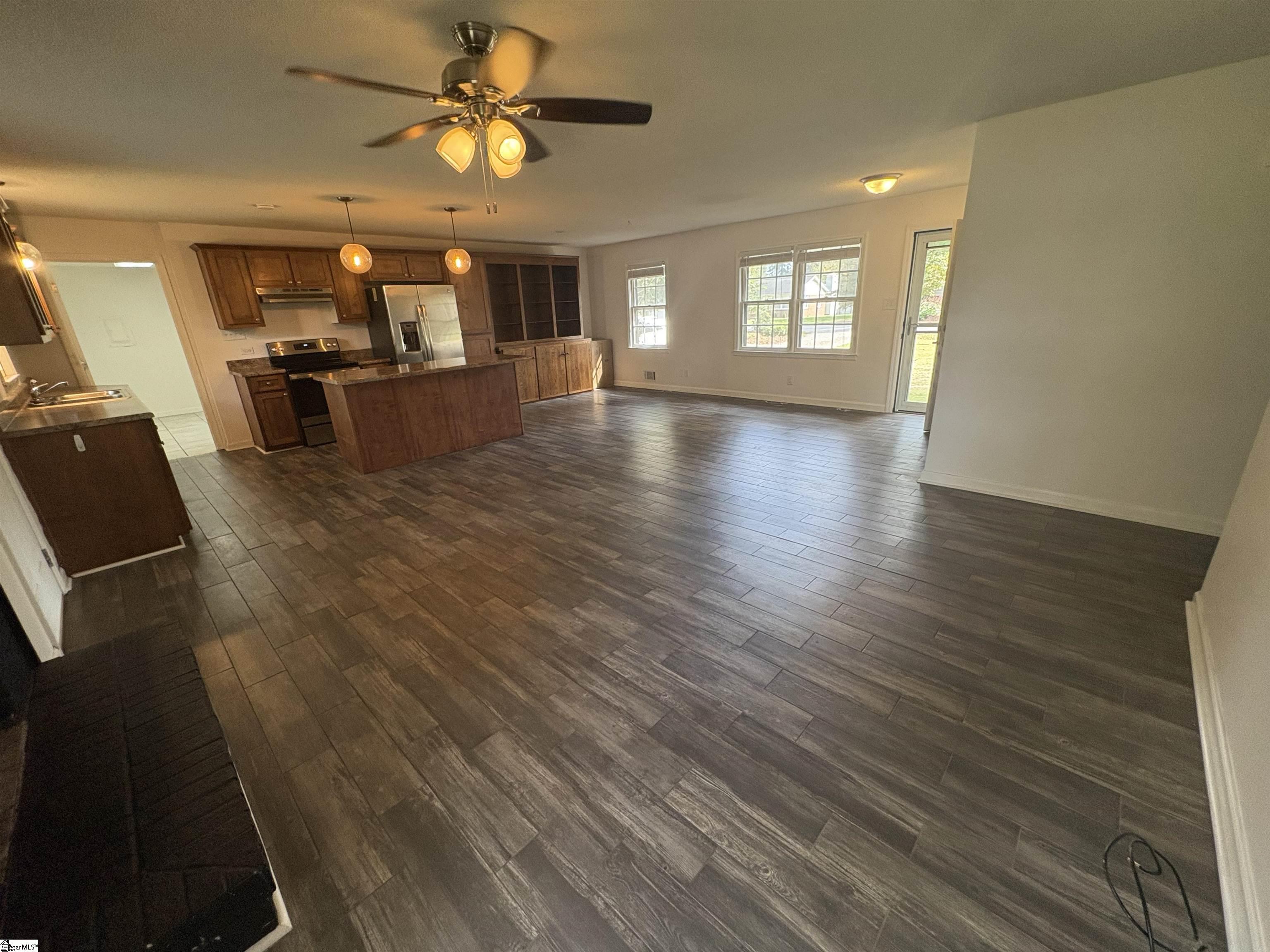 3036 Elmhurst Drive Boiling Springs, SC 29316 - Photo 4 of 33