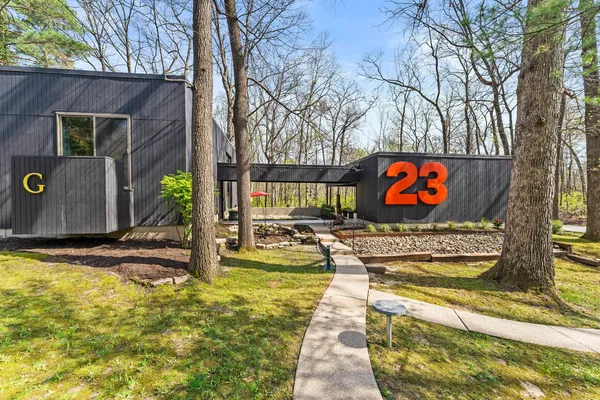 $350,000 | 23 Wildwood Drive, Mount Vernon, IL 62864