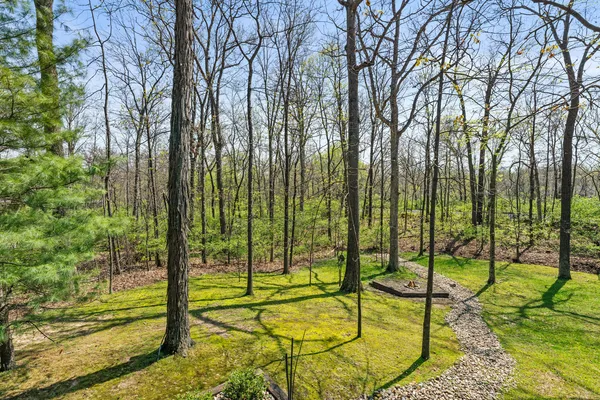 $350,000 | 23 Wildwood Drive, Mount Vernon, IL 62864