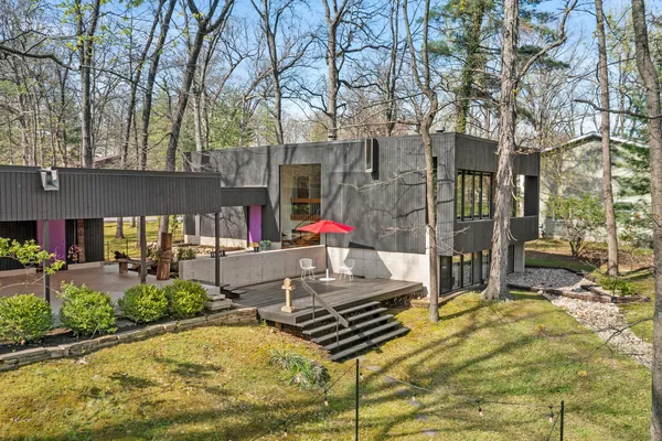 $350,000 | 23 Wildwood Drive, Mount Vernon, IL 62864