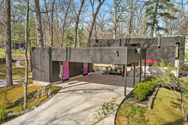 $350,000 | 23 Wildwood Drive, Mount Vernon, IL 62864