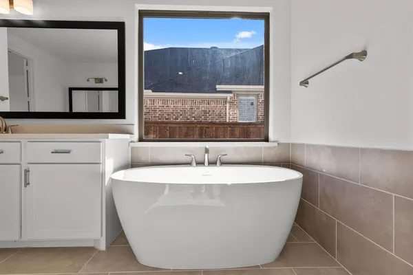 $699,990 | 2302 Sarah Drive, Rockwall, TX 75087