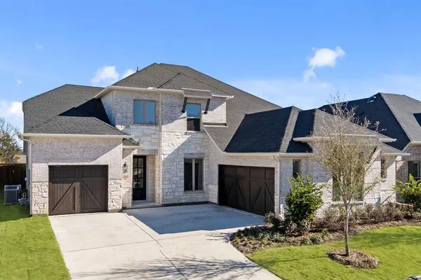 $699,990 | 2302 Sarah Drive, Rockwall, TX 75087