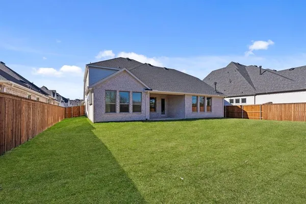 $699,990 | 2302 Sarah Drive, Rockwall, TX 75087