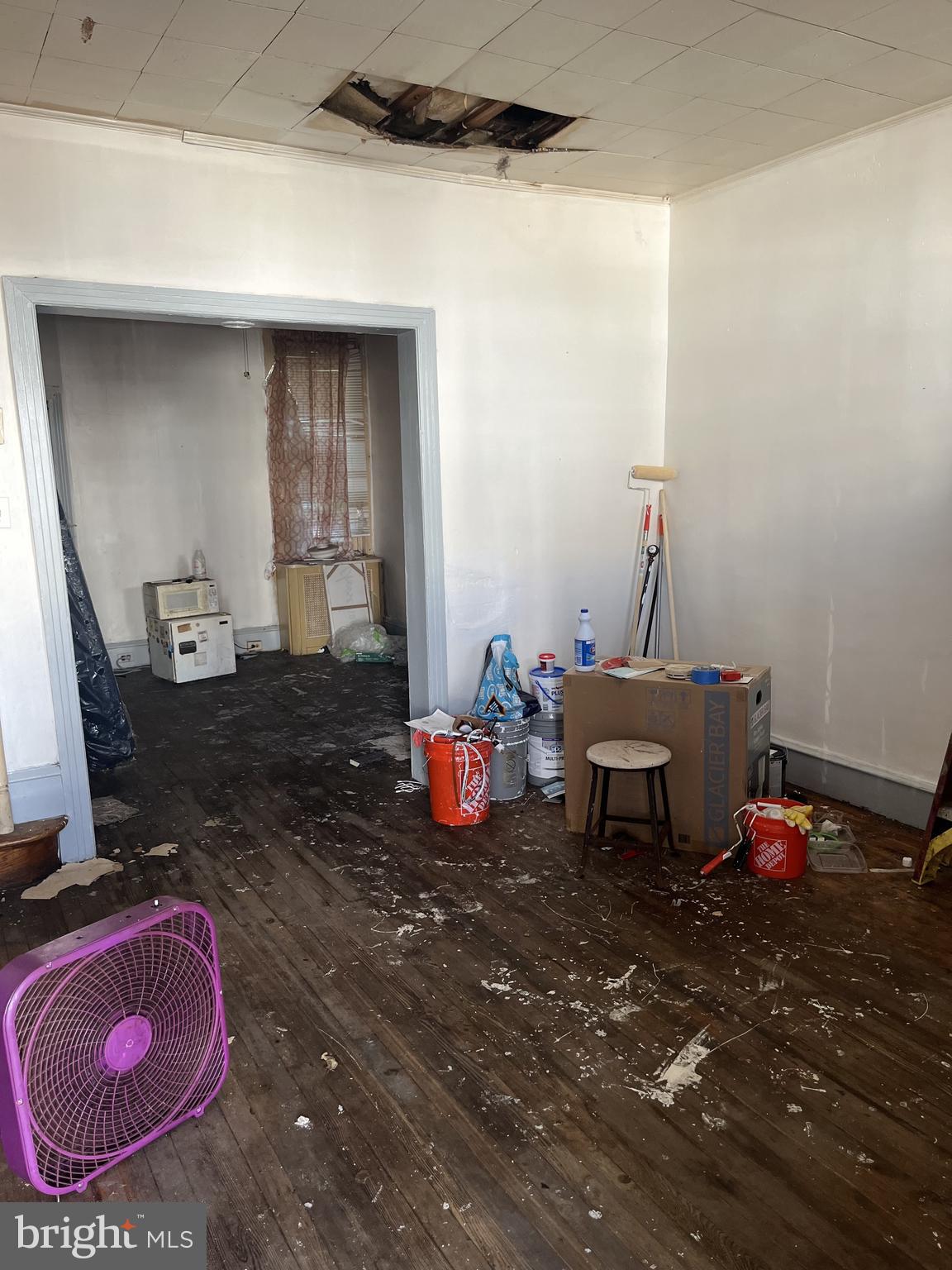 2736 North 24th Street Philadelphia, PA 19132 - Photo 6 of 14 a living room with furniture