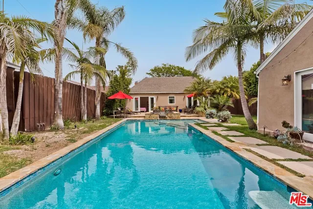 $2,195,000 | 829 South Mullen Avenue, Los Angeles, CA 90005