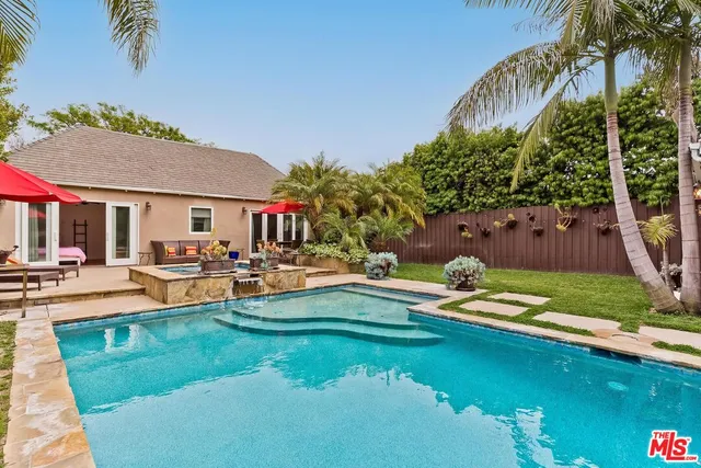 $2,195,000 | 829 South Mullen Avenue, Los Angeles, CA 90005