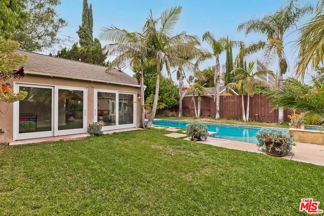 $2,195,000 | 829 South Mullen Avenue, Los Angeles, CA 90005