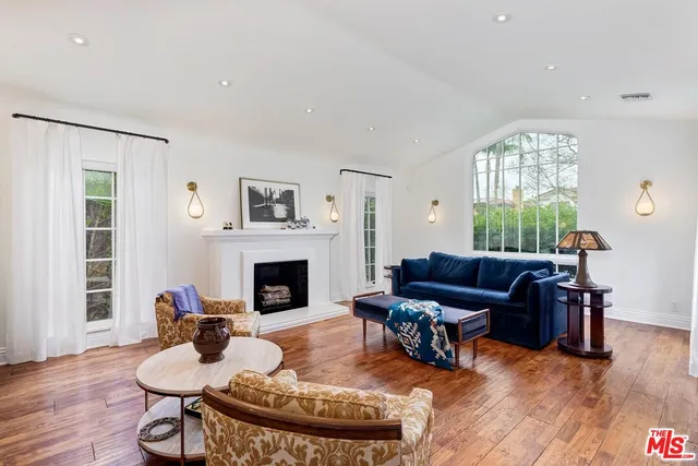 $2,195,000 | 829 South Mullen Avenue, Los Angeles, CA 90005