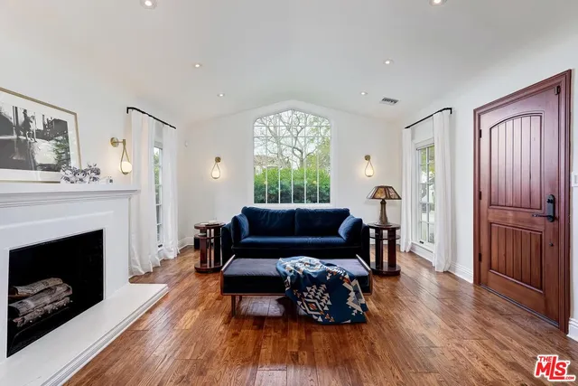 $2,195,000 | 829 South Mullen Avenue, Los Angeles, CA 90005