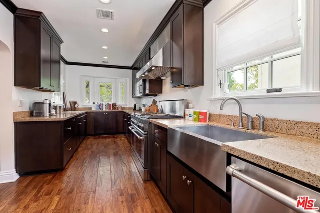 $2,195,000 | 829 South Mullen Avenue, Los Angeles, CA 90005